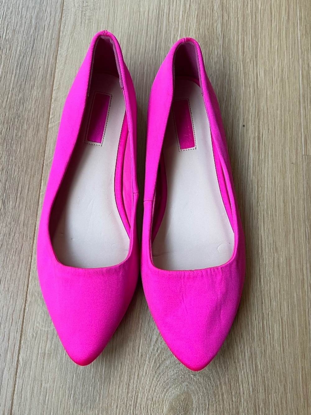 Hot Pink Pointed Toe Slip-On Flats NWOT |Barbiecore Y2K Statement Shoes | Size 7